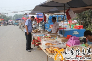 陵縣:中秋節(jié)期間開展食品安全宣傳檢查行動_副本.jpg