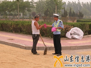 陵縣公安局“麥?zhǔn)辗⻊?wù)隊(duì)”宣傳加巡邏服務(wù)麥?zhǔn)?(1)_副本.jpg