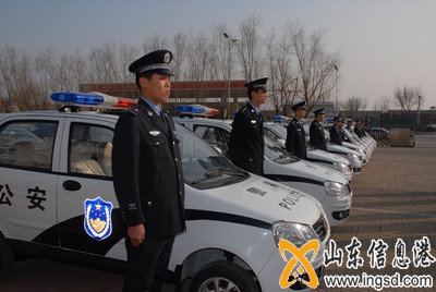 陵縣公安增加20輛巡邏車開展全警聯(lián)動治安巡防 (4)_副本.jpg